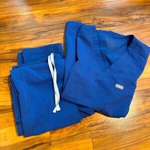 Figs scrub set top and bottom (top/small, bottom/small-tall) denim color